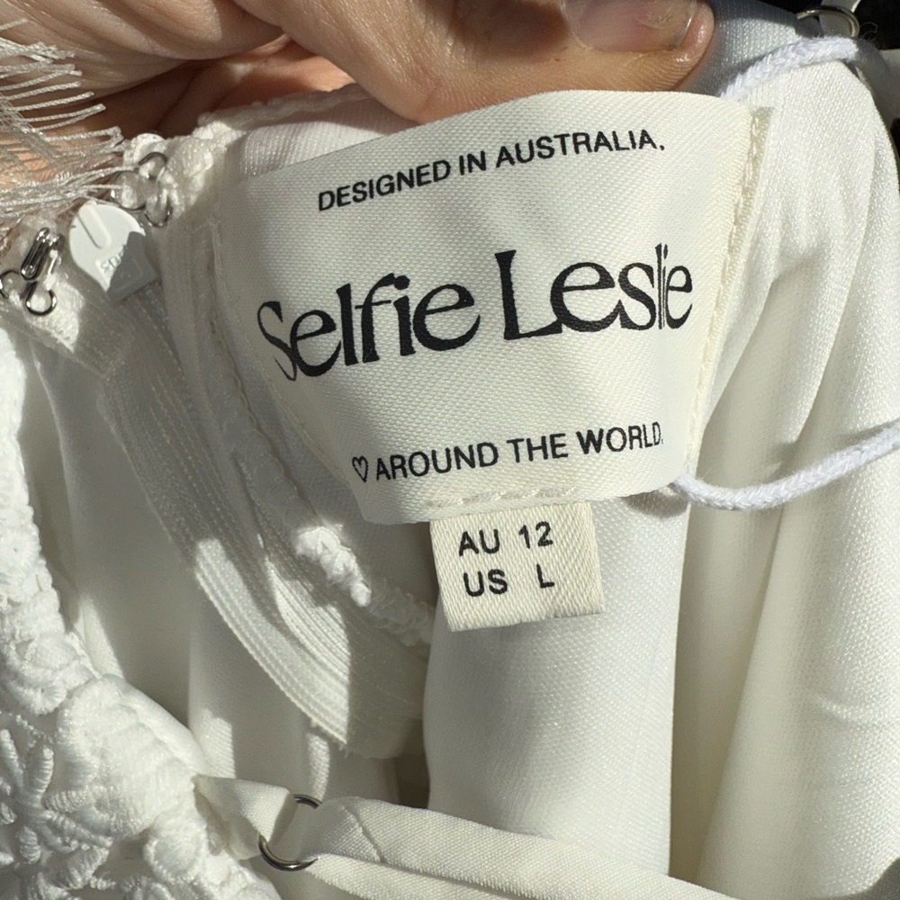 Selfie Leslie White Lace and Tulle Dress - Picture 9 of 11